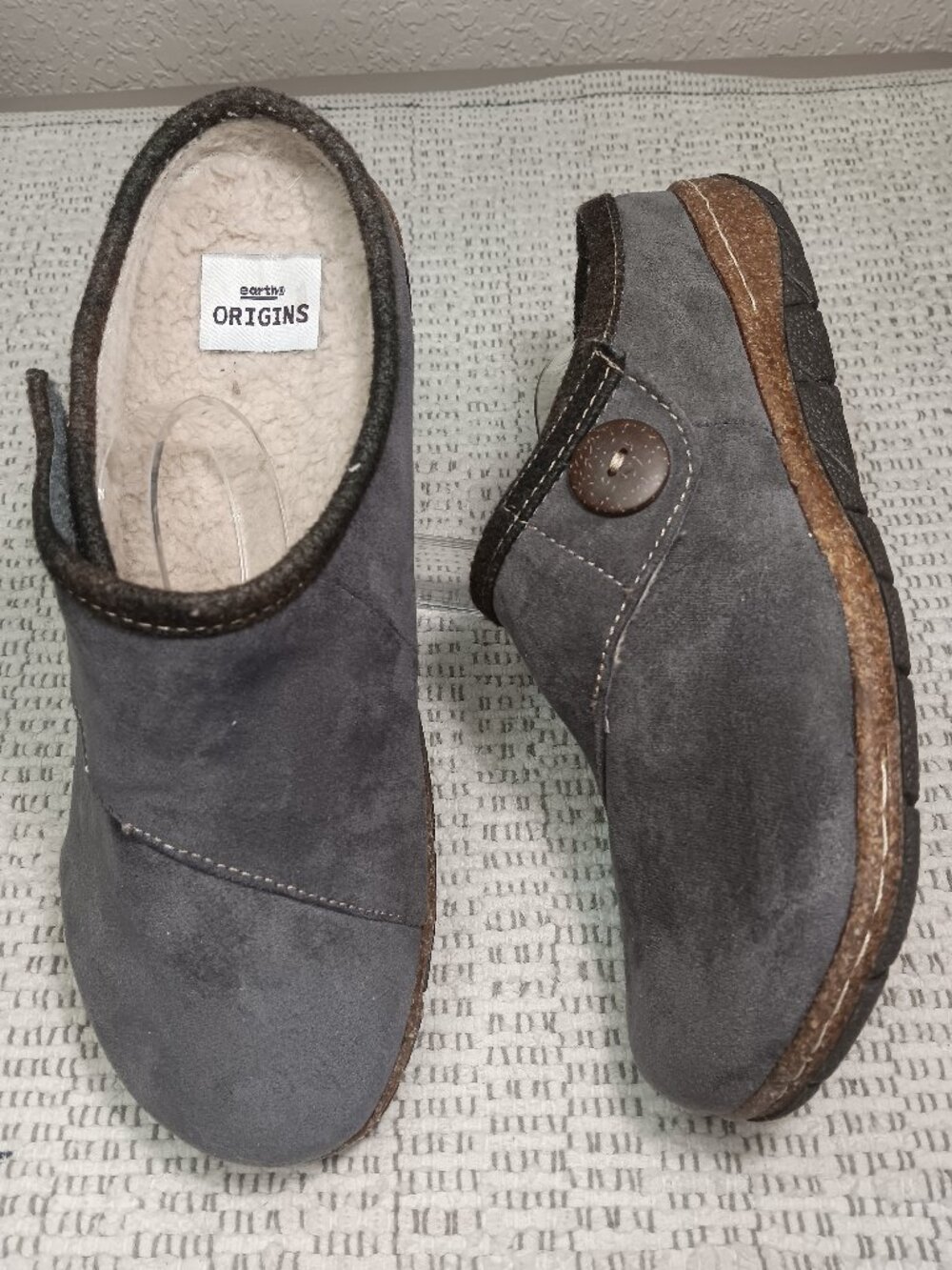 Earth Origins Women's 'Essential Ezzy' Faux Fur Lined Mules Clogs sz 9.5 M